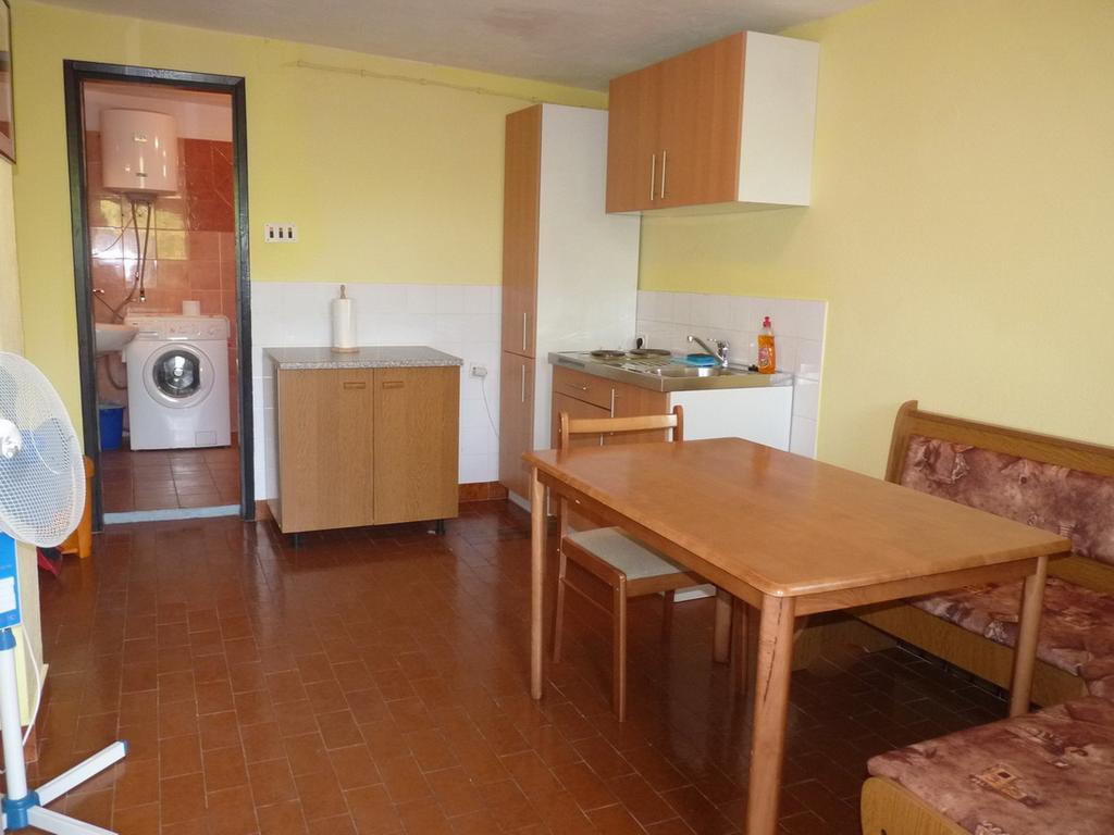 Apartmani Emily Nin Extérieur photo